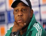 مصر اليوم - مدرب نيجيريا يوافق على تدريب منتخب جنوب أفريقيا بعد المونديال