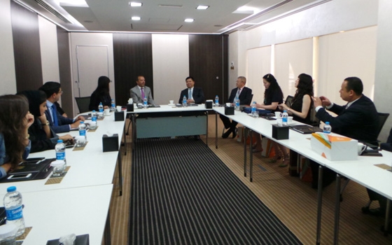   مصر اليوم - وفد تجاريّ صينيّ يستكشف الفرص الاستثماريّة المتاحة في إمارة الشارقة