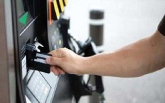   مصر اليوم - إصدار 2.3 مليون كارت بنزين ذكي حتى الآن