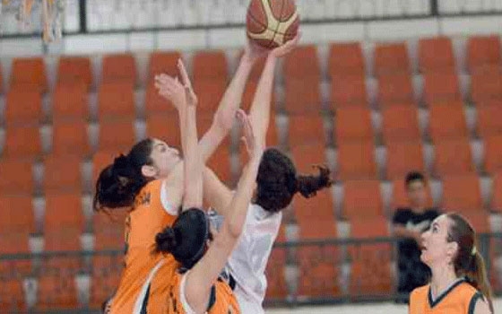   مصر اليوم - الوحدة إلى نهائي بطولة دوري السيدات لكرة السلة في دمشق