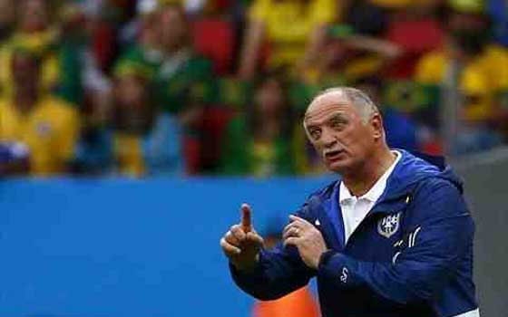   مصر اليوم - سكولاري يخشى تشيلي لكنه يحاول نقل الثقة للاعبيه