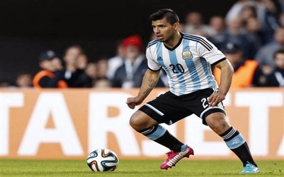   مصر اليوم - أجويرو سيغيب عن الأرجنتين في مواجهة سويسرا في كأس العالم