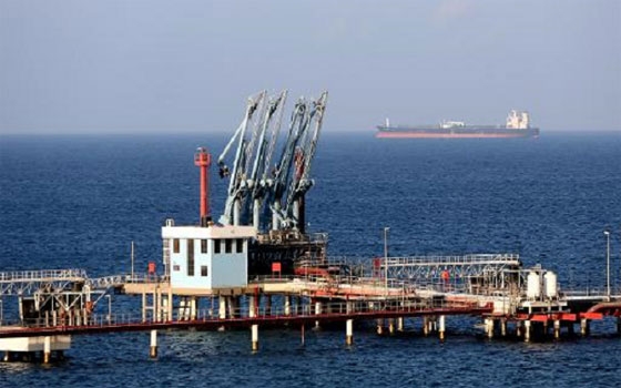   مصر اليوم - استئناف تصدير النفط الليبي الخام من ميناء الحريقة في طبرق شرقا