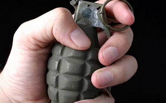 مصر اليوم - إلقاء قنبلة عند المدخل الشرقي قرب حاجز للجيش اللبناني