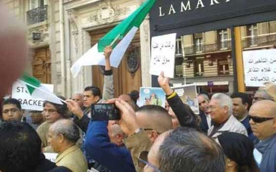   مصر اليوم - تظاهرة في باريس احتجاجًا على غلاء أسعار الخطوط الجوية الجزائرية