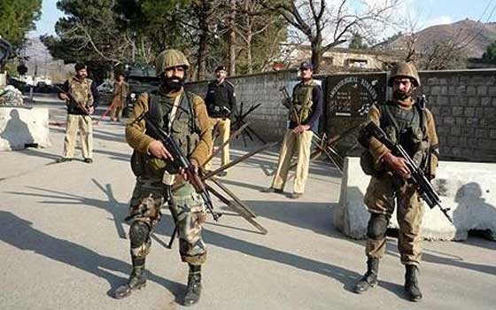   مصر اليوم - الجيش الباكستاني يتولى مسئولية أمن المطارات في باكستان