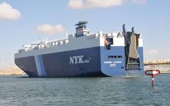   مصر اليوم - قناة السويّس تُسجل رقمًا قياسيًا بعبور 58 سفيّنة