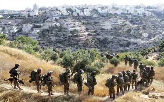   مصر اليوم - ألف جندي إسرائيلي يقتحمون نابلس وبلدات فلسطينية ونائب سابق يطالب باحتجاز أم مازن
