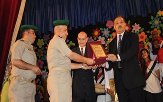   مصر اليوم - قوميّة العجوزة تقيم حفلاً للجيش والشرطة لجهودهما في إعادة الأمن