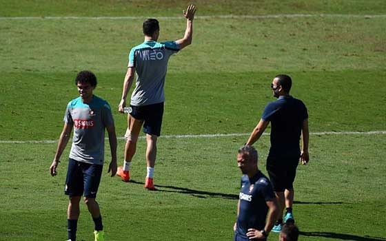   مصر اليوم - الإصابة تعاود رونالدو في المران الأخير للمنتخب البرتغالي