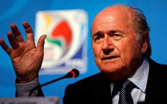   مصر اليوم - بلاتر يعزي يايا وكولو توريه في وفاة شقيقهما إبراهيم