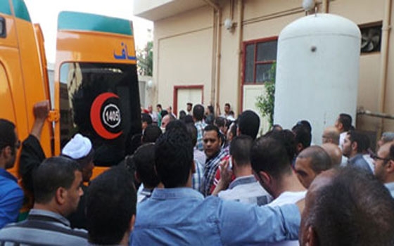   مصر اليوم - تشييع جثمان معاون مباحث مركز أسيوط إلى مسقط رأسه في قرية البربا