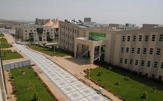   مصر اليوم - قبول أكثر من 10 آلاف طالب في جامعة الملك خالد السعودية