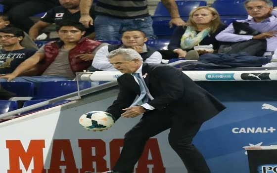   مصر اليوم - المكسيكي خافيير أغيري يخلف زاكيروني في تدريب المنتخب الياباني