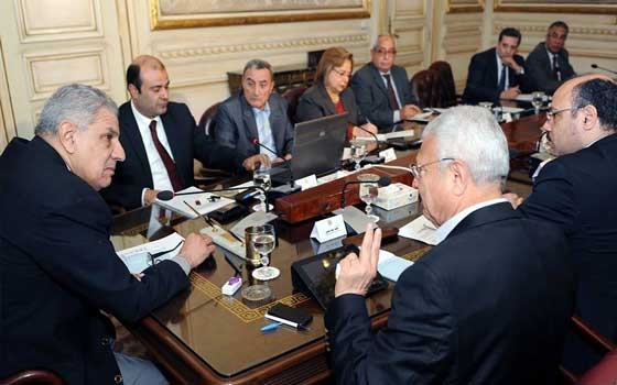   مصر اليوم - محلب يرأس أول اجتماع لحكومته الجديدة بعد أدائها اليمين