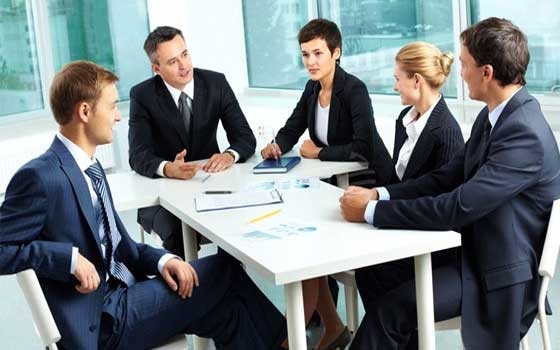   مصر اليوم - الفرنسيون غاضبون من فقد قواعد الذوق والتعايش في العمل