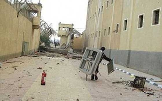 مصر اليوم - متهمو وادي النطرون يضحكون على شهادة مسؤول تأمين السجن