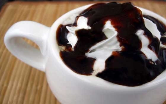   مصر اليوم - تحضير شراب الشوكولاتة بالبوظة