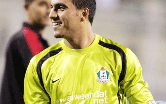   مصر اليوم - الجزيرة في عمان يتعاقد رسمياً مع حارس مرمى الوحدات شلبية