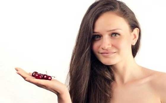   مصر اليوم - فائدة الكرز فى تجديد حيوية البشرة