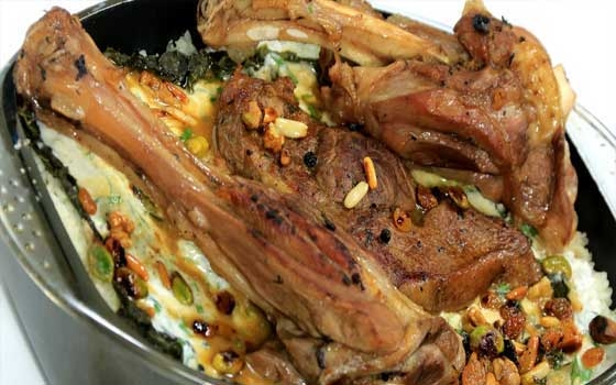   مصر اليوم - فتة ورق عنب باللحمة