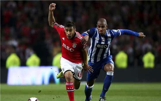   مصر اليوم - البرازيلي فرناندو من بورتو إلى مانشستر سيتي مقابل 15 مليون يورو