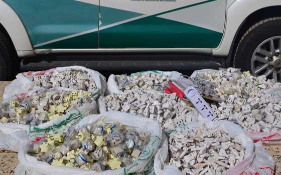   مصر اليوم - ضبط 7 آلاف قطعة كهربائية مقلدة في الباحة السعودية