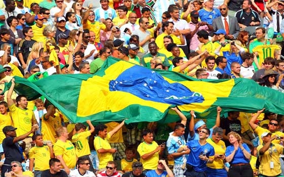   مصر اليوم - عامل يستقيل بعد مطالبته بإزالة علمين وضعهما لدعم انكلترا في كأس العالم