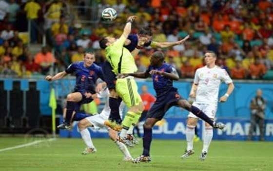   مصر اليوم - ناسا تكشف سر الكرة ‫برازوكا‬ في هدف فان بيرسي في إسبانيا