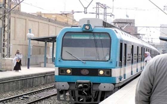   مصر اليوم - معركة بالأسلحة النارية بين الباعة الجائلين داخل مترو أنفاق محطة عين شمس