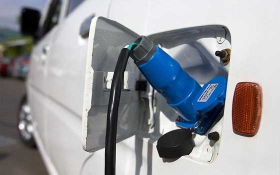   مصر اليوم - بكين تخطط لبناء 10 آلاف محطة شحن للسيارات الكهربائية