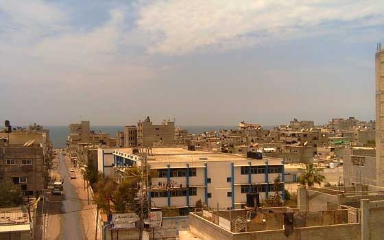   مصر اليوم - استشهاد مواطنْين وجرح آخرين في قصف على مخيم الشاطئ