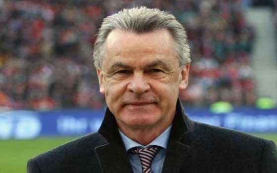   مصر اليوم - مدرّب المنتخب السويسريّ سعيد بالفوز ونظيره الإكوادريّ يتجلّد