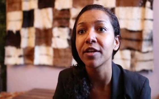   مصر اليوم - مريم تلجأ إلى سفارة الولايات المتحدة في الخرطوم بعد توقيفها مجددًا في المطار