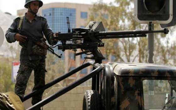   مصر اليوم - مقتل 13 مدنيًا في معارك بين الحوثيين والجيش اليمني