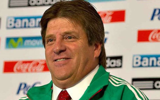   مصر اليوم - مدرب المكسيك سعيد بالفوز على الكاميرون ويبدي امتعاضه من الحكم