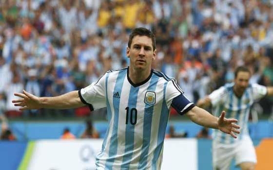   مصر اليوم - بعد أن ضل الطريق ميسي يواصل السير على خطى مارادونا