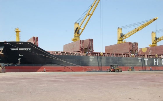   مصر اليوم - نظام إلكتروني جديد في حركة دخول وخروج البضائع في موانئ السويس