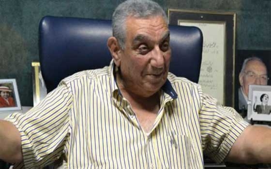   مصر اليوم - وصولُ جثمانِ وجدي الحكيم إلي مطار القاهرةِ تَمهيدَاً لدفنهِ بعدَ الظهر