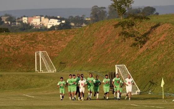   مصر اليوم - تساؤلات حول صيام لاعبي الجزائر في حال التأهل إلى الدور الثاني