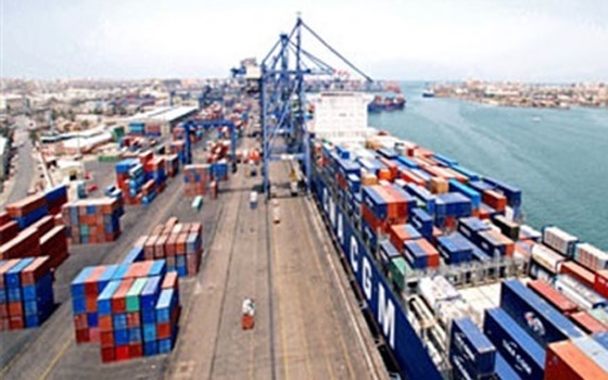 مصر اليوم - موانئ البحر الأحمر تشدّد إجراءات الحجر الصحي