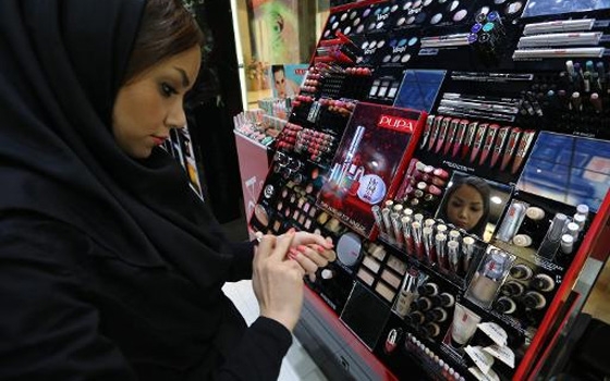   مصر اليوم - إيران سوق واعدة لمساحيق التجميل