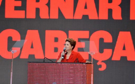   مصر اليوم - روسيف تنطلق في سباق الرئاسة البرازيلية في أوج فعاليات المونديال