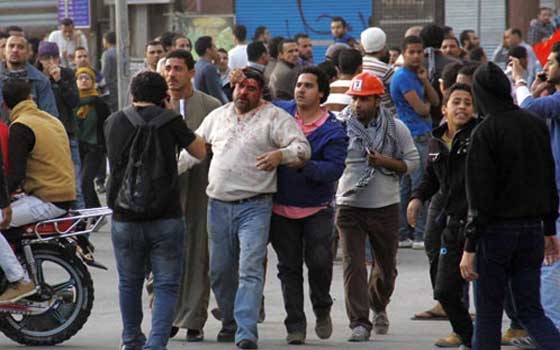   مصر اليوم - مشاجرة عنيفة بالأسلحة وسط البلد والأمن يسيطر على الأوضاع