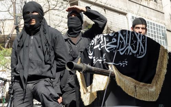   مصر اليوم - برلين توقف جهاديًا فرنسيًا لدى عودته من سورية