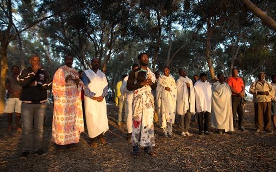   مصر اليوم - مئات المهاجرين الأفارقة الغير شرعيين يبدأون إضرابًا عن الطعام في إسرائيل