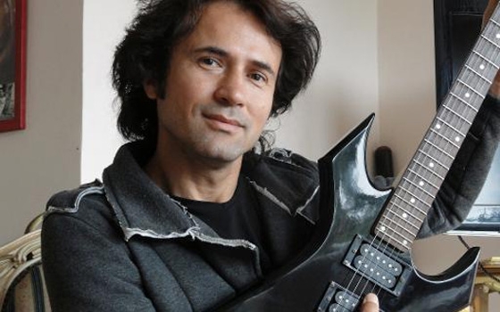   مصر اليوم - السلطات الدينية في تركيا تجيز لشيخ أن يواصل غناء الروك