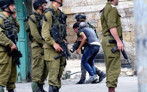   مصر اليوم - إصابة فتى وإعتقال 4 مواطنين في بيت لحم في الضفة الغربية