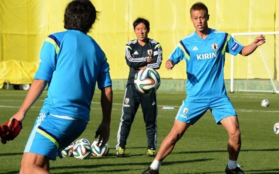   مصر اليوم - مونديال 2014: قمة آسيوية أفريقية مرتقبة بين اليابان وساحل العاج