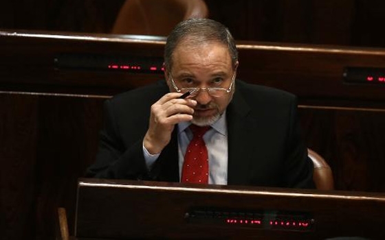   مصر اليوم - ليبرمان يهدد بطرد الموفد الخاص للأمم المتحدة لعملية السلام